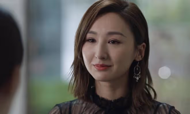 高海寧直播遭催婚,霸氣回應獨立宣言,婚姻非必需,獨美亦可選