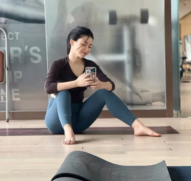 朱珠有勇氣!無懼形象在街頭健身,頭髮凌亂大象腿好真實
