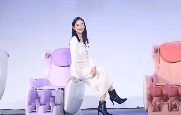 林依晨產後撈金,髮際線後移嚴重老太快,蘋果肌下垂一臉苦相