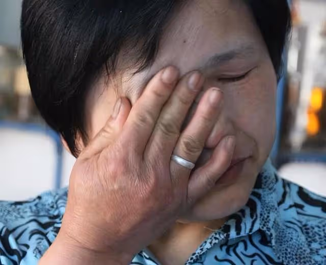 13年河南79歲老人骨折,手術後離奇去世,家屬打開骨灰盒發現真相