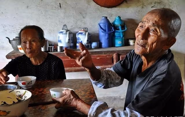 北京男子寫「死亡筆記」,當街殺死6人,我下地獄得拉一群人