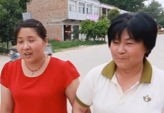 女孩出車禍智力降至3歲,軍人男友執意娶她過門,他們現狀如何