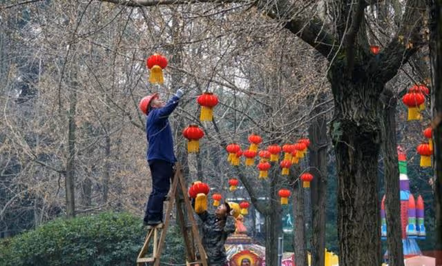20年,江蘇一村支書女兒被亂刀砍死,警方破案後發現兇手已成屍骨