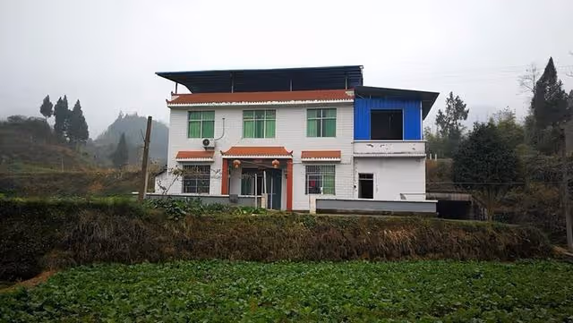 20年,江蘇一村支書女兒被亂刀砍死,警方破案後發現兇手已成屍骨