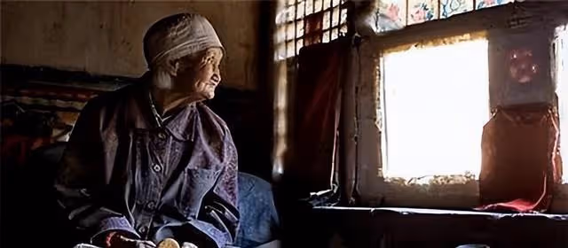 18年江西老人84歲去世,無兒無女吃鹹菜度日,留下97萬上交國家