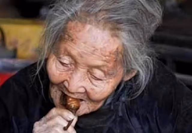 18年江西老人84歲去世,無兒無女吃鹹菜度日,留下97萬上交國家