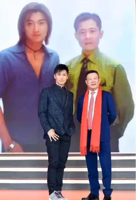 謝霆鋒廈門慶祝乾女兒婚禮，穿搭隨意惹爭議，免費代言22年顯真情
