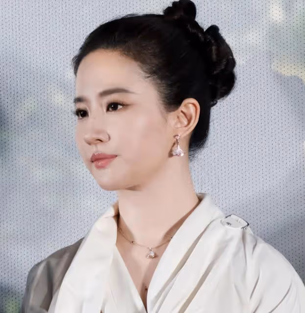 女演員長相很重要,劉亦菲一出場,才明白什麼是人間尤物