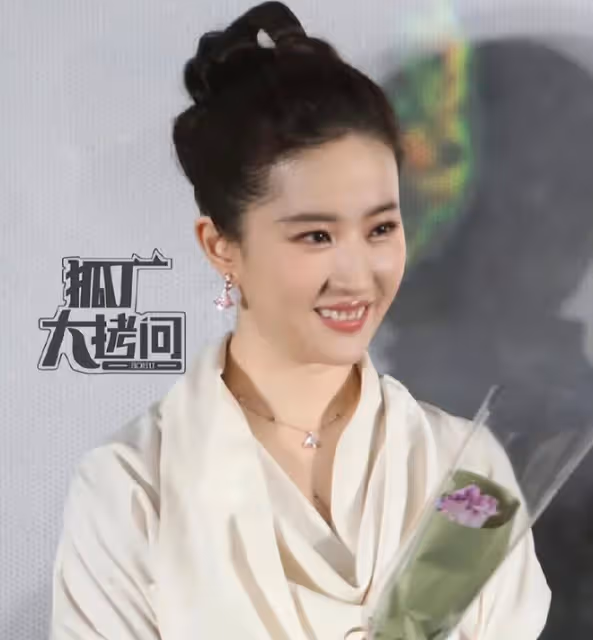 女演員長相很重要,劉亦菲一出場,才明白什麼是人間尤物