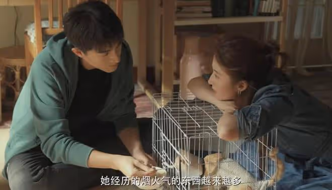 劉亦菲彭冠英吻戲上熱搜!扶頸吻太欲,觀眾:吻戲該有的臉紅心跳