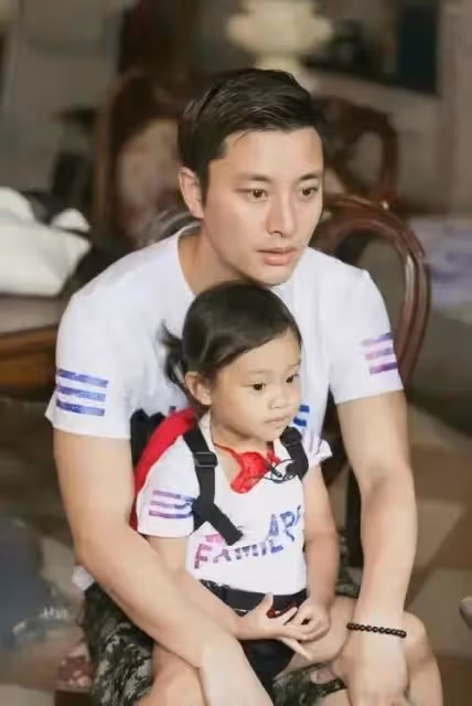 看了11歲甜馨和14歲王詩齡的近照,才明白李小璐和李湘的區別