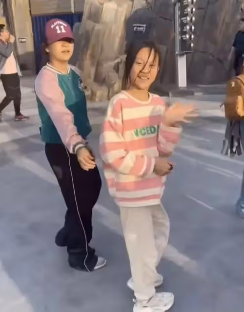 看了11歲甜馨和14歲王詩齡的近照,才明白李小璐和李湘的區別