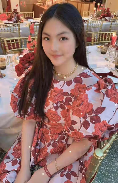 看了11歲甜馨和14歲王詩齡的近照,才明白李小璐和李湘的區別