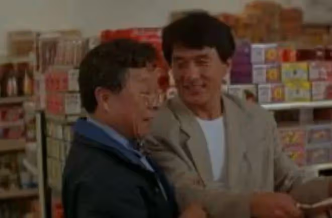 2006年董驃去世,葬禮上成龍曾志偉扶靈,四妻七子為何能相處融洽
