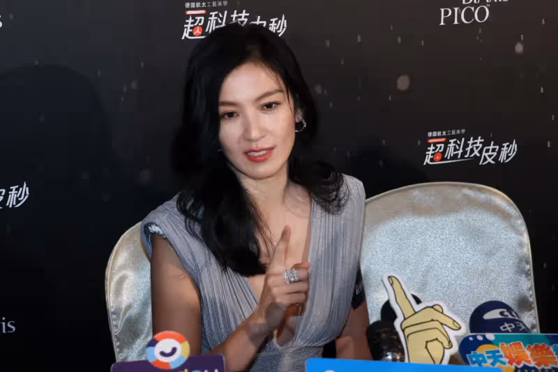 林熙蕾被老公讚爆還鼓勵大秀性感　被女兒嫌「You are old」裝聾
