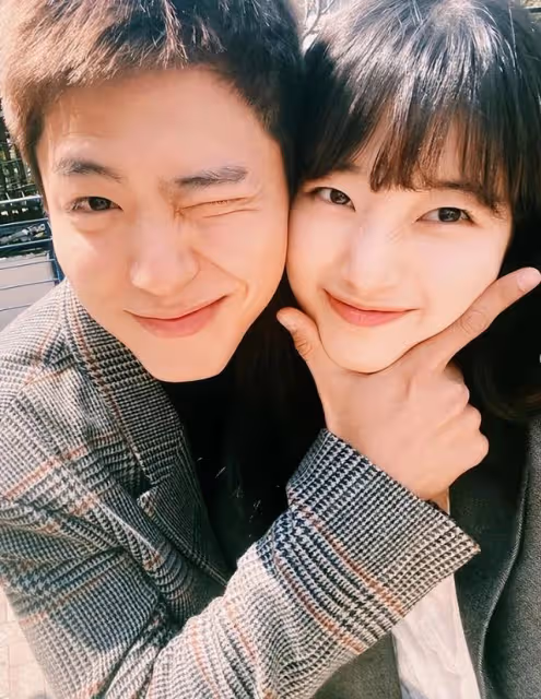 秀智口中的朴寶劍接近完美,提到兩人的緋聞,男方直言很好的朋友