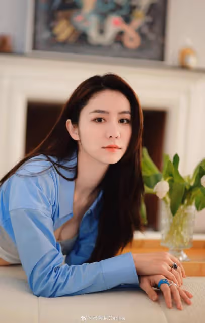 林峯老婆曬近照,穿娜扎同款辣妹褲秀馬甲線,被群嘲很「lou」