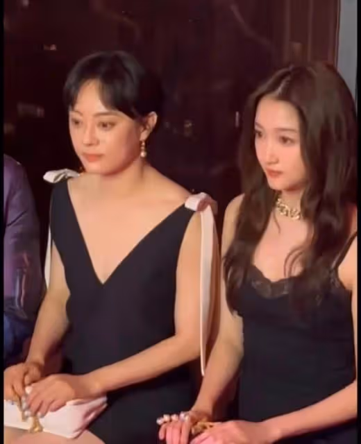 吃了身材的虧!孫儷難得放開穿深V,尷尬曲線被關曉彤秒殺太徹底