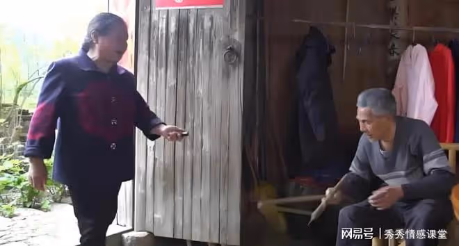 老伴的兒孫8口要來過五一,我躲去女兒家,1周後他喊我去民政局