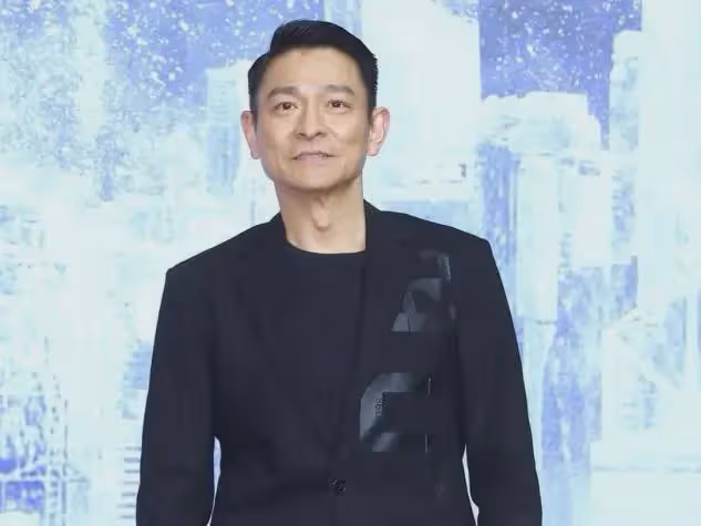 63歲劉德華成都演唱會票價最低680元,評論區炸鍋,天王沒落了