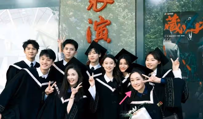 孫儷妹妹孫艷北電畢業，正式踏入娛樂圈，未來星途引關注