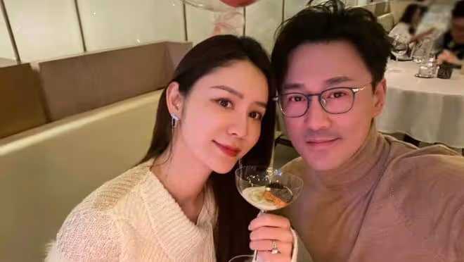 林峯嬌妻張馨月大膽穿搭惹爭議,時尚辣媽展現個性魅力