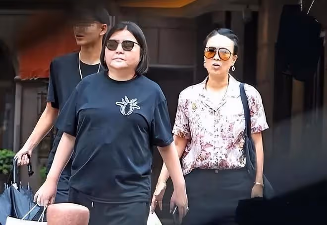 邱瓈寬母親告別儀式:王力宏 張小燕 陳建州抵達靈堂悼念