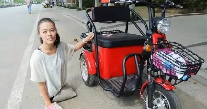 紀實河南女孩王娟6歲失去雙腿,單手爬行12年考入名校,如今怎樣