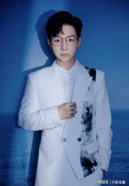 明星助威高考卻錯字連篇!胡夏犯低級錯誤,孟美岐「榜」字不會寫