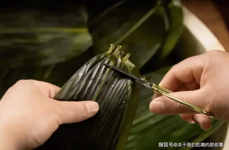 處理粽葉時,別直接入鍋煮,多做1步,粽葉柔韌好包,香味足