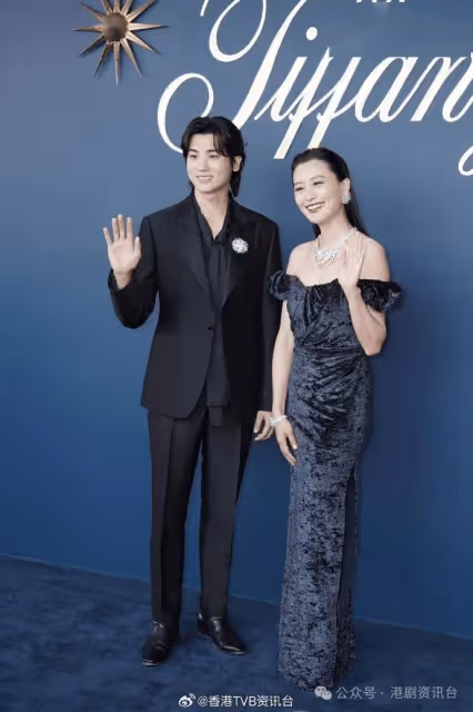 韓星朴炯植來港出席活動！與陳法拉同場影相緊張到出汗