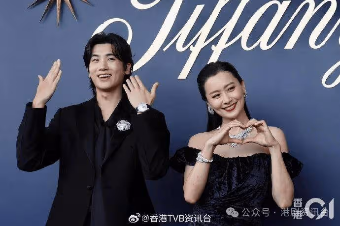 韓星朴炯植來港出席活動！與陳法拉同場影相緊張到出汗