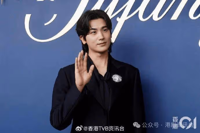 韓星朴炯植來港出席活動！與陳法拉同場影相緊張到出汗