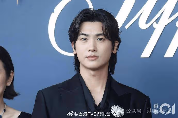 韓星朴炯植來港出席活動！與陳法拉同場影相緊張到出汗