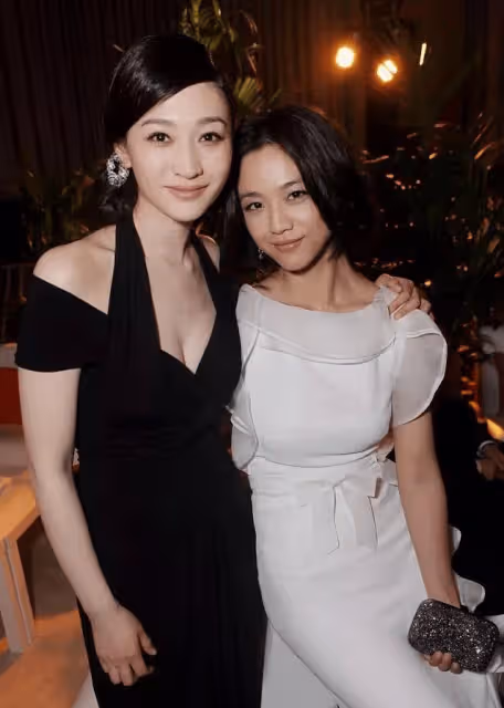 48歲李小冉狀態太絕了！論顏值從來沒輸過，論身材吸睛無數