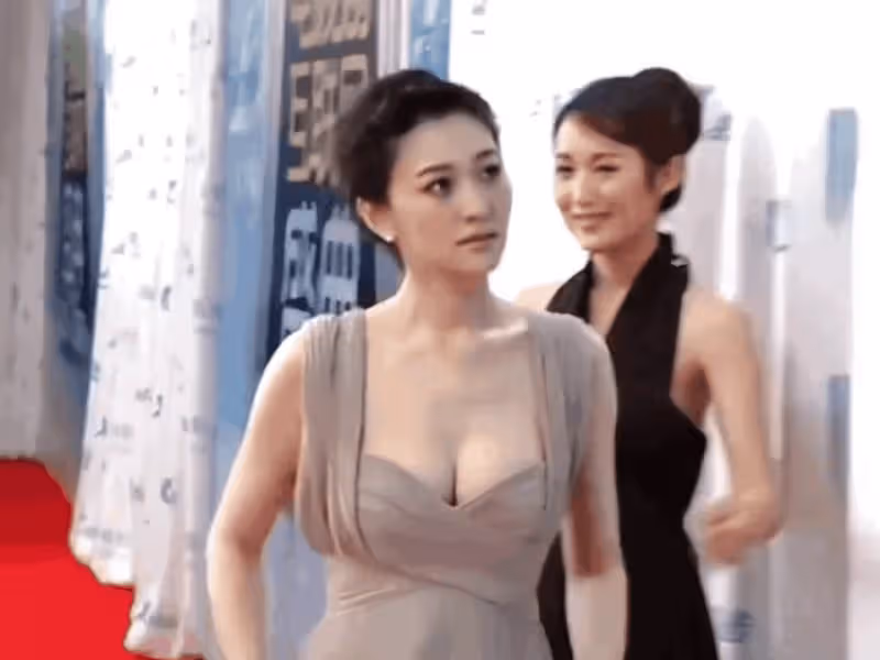 48歲李小冉狀態太絕了！論顏值從來沒輸過，論身材吸睛無數