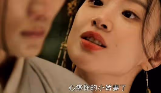 明明是主角臉，卻非要整成配角臉，與大10歲演員同框，簡直是降維打擊