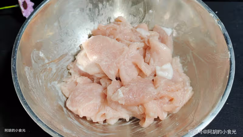 豆腐和它完美一對,花錢不多吃硬菜!一炒一燜口味勁爆,引爆你的味蕾、特嫩口