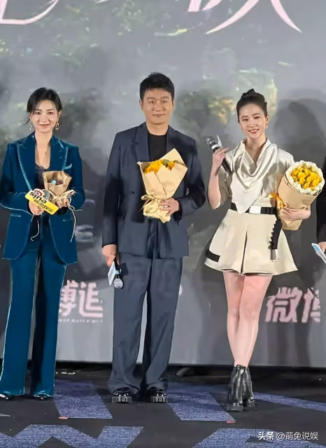37歲劉亦菲近照:出席新劇活動,臉型太完美了,穿短裙被指腿粗