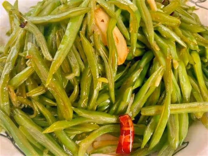 扁豆絲炒幾分鐘能熟?素炒扁豆絲要不要焯水,這樣做好看又好吃