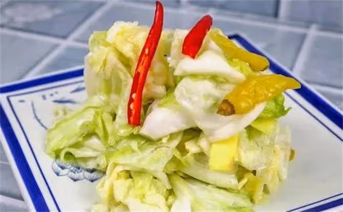 腌包菜最好吃的家常做法,脆爽開胃解膩,方法簡單不易壞,收藏了