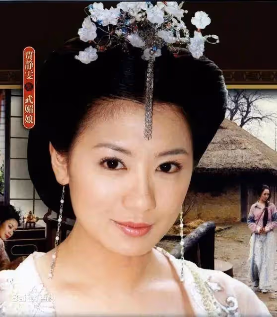 49歲凍齡女星賈靜雯美爆了！同框小21歲郭麒麟像姐弟