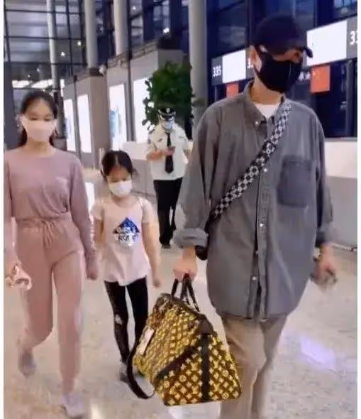馬伊琍一家五口回上海,打扮少女比女兒搶鏡!愛馬與妹妹摟肩熱聊
