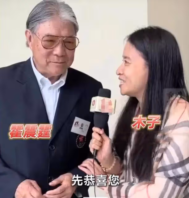 霍震霆接受採訪談及泰國兒媳笑容滿面，「下嫁」二字恐難再說出口