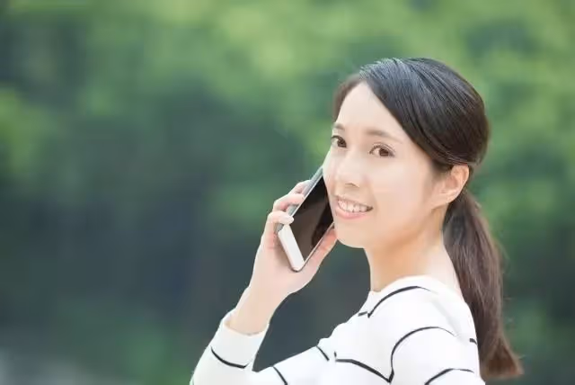當年一直懷不上第2胎…於是我欣然「把所有愛和資源都給獨生子」！ 兒子結婚時我和老公幾乎花光積蓄為他買房，今年想去他家過年「直接跑去他家」想說給他驚喜，結果到了樓下「打了19通電話都沒人接」上樓一推開門我心碎了…