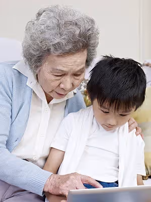 當年分家「大伯母耍手段」佔我家便宜…媽媽發現後氣炸「從此我們家和大伯家斷交整整20年」！ 今年元宵節大伯摔倒「我媽聽到後抬頭一句話」我傻住了