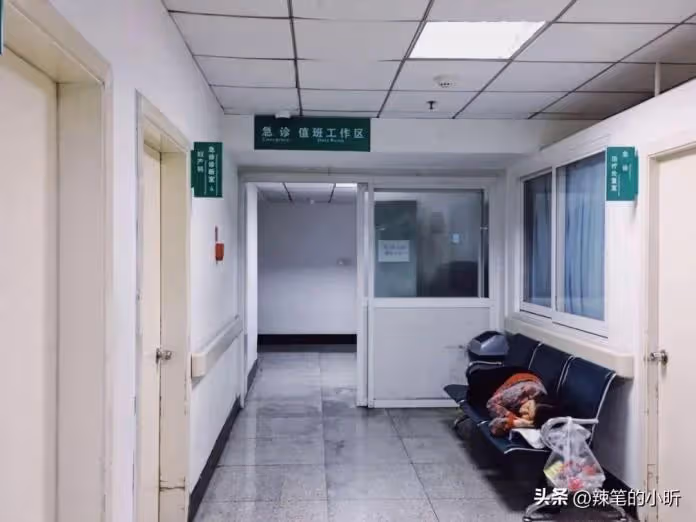 我和老伴每月退休金5萬！全花在兒子家「還幫忙帶孫」 孫子上學後，我們出去旅遊1周「收到兒媳轉帳的10萬元」我頓時才清醒了…