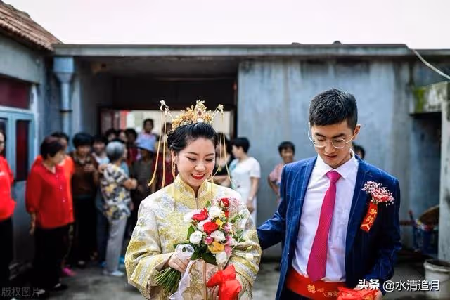 我有2個女兒，大女兒嫁有錢人「常故意向窮妹妹炫耀」！我生日到了，大女兒包2萬大紅包「小女兒卻只送2箱牛奶」結果一打開盒子我嚇壞衝去她家 # 原來最值得我驕傲的是小女兒