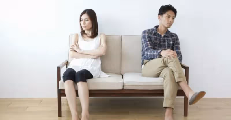 生了女兒後老公提義AA制！我不再自討苦吃「在元宵節放生全家人」帶著女兒去看花燈～ 突然接到「婆婆打電話來怒吼」要我回去做飯，我笑了笑「一開口」婆婆愣住了