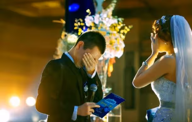 新娘被男閨蜜叫走23分鐘,回來婚禮散場只剩娘家人:你麥克風沒關!